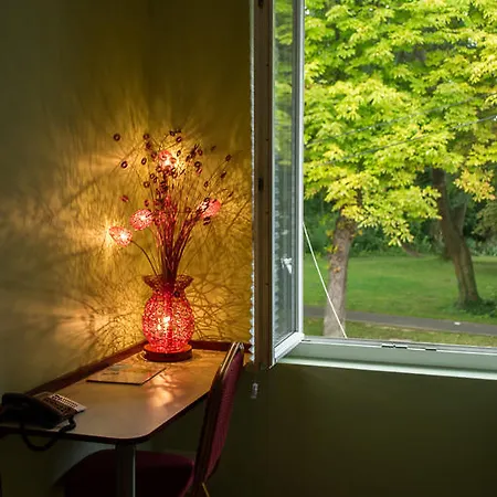 Hotellerie Des Etangs Peronne (Somme)