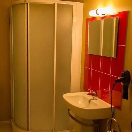 Hotellerie Des Etangs Peronne (Somme)